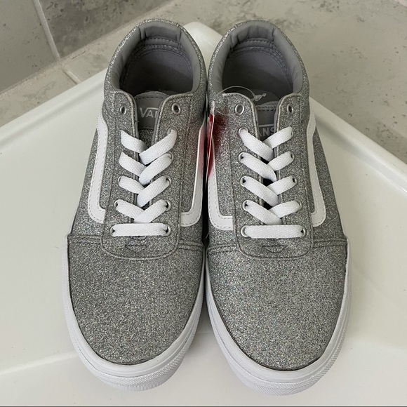 SOLD Vans Kids' Ward Low Top Sneaker Size 4 Youth - Picture 4 of 11